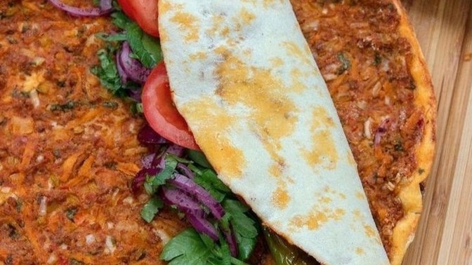 Lahmacun mu yoksa pide mi?