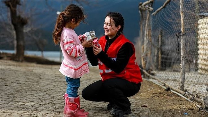 Kızlar Bir Adım Öne Projesi Özel Ödülü: 8 Mart Dünya Kadınlar Günü'nde "Yılın İlham Veren Kadını" sence kim olmalı?