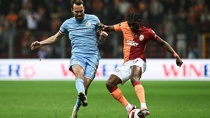 Galatasaray 2 - 1 Antalyaspor . Rams Park'ta yine rezalet bir hakem ve rezil var hakemleri! Maçı nasıl buldunuz?