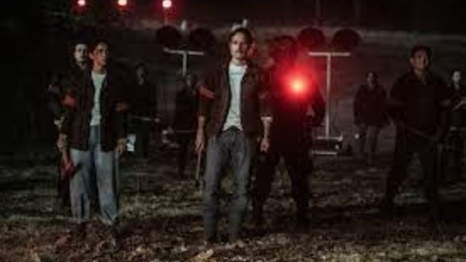 Yıllardır beklenen Rick reis özlemi son buldu. The Walking Dead: The Ones Who Live başladı. İlk bölümü izlediniz mi?
