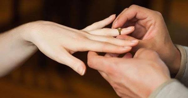 Sizce 18 yaşında sözlenmek mantıklı mı?