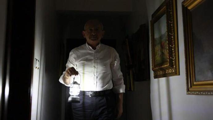 Cumhurbaşkanı olma hayalim var ama yurtdışında bir firmadan teklif aldım. Napsam?