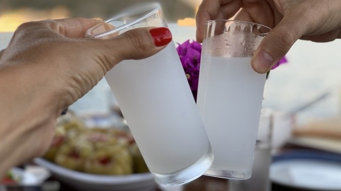 Helal Rakı çıksa içermisiniz?