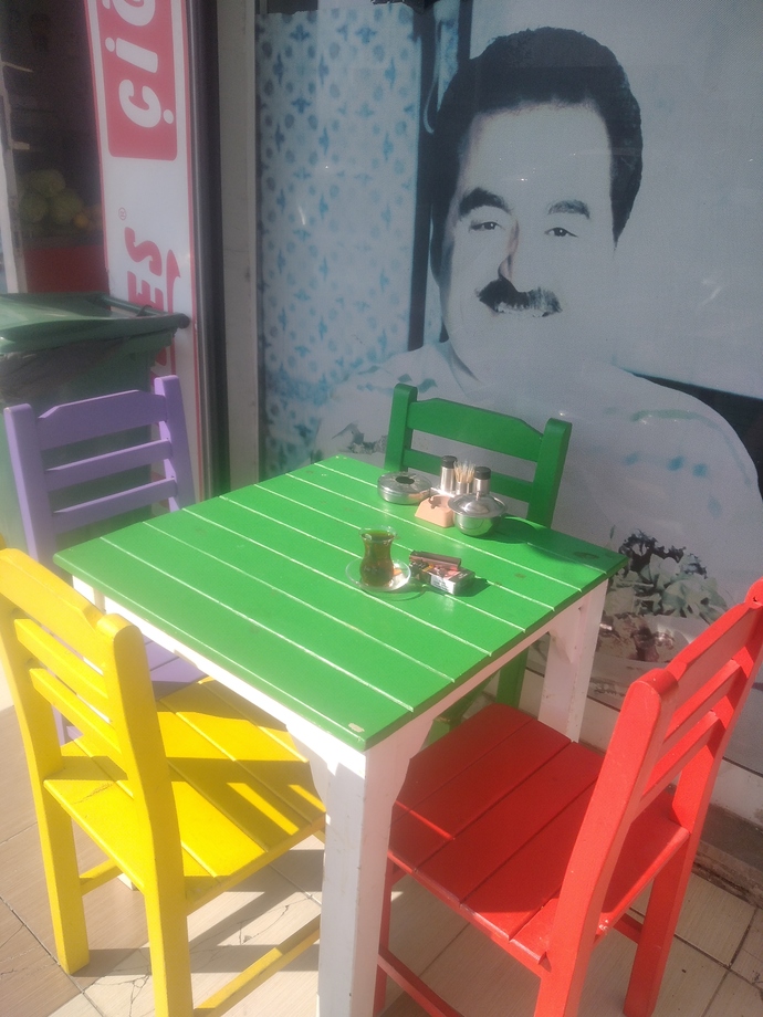 İbrahim Tatlıses ile karşılıklı çay içiyorum çok iyi değil mi yaa?