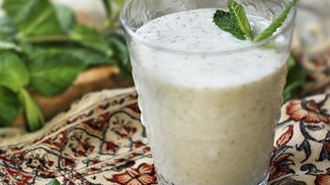 Sofrada yemeğin yanında tercihiniz bol köpüklü buz gibi bir ayran mı oluyor genelde yoksa taş gibi mayalanmış serin bir yoğurt mu?