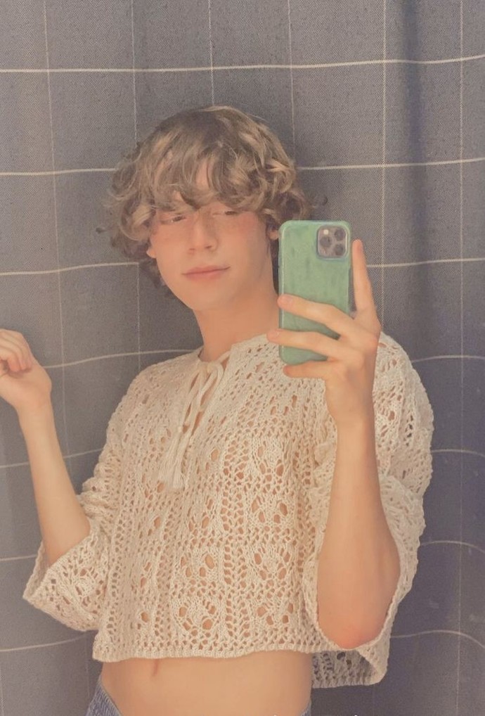 Sizcede bu femboy çok tatlı değil mi?