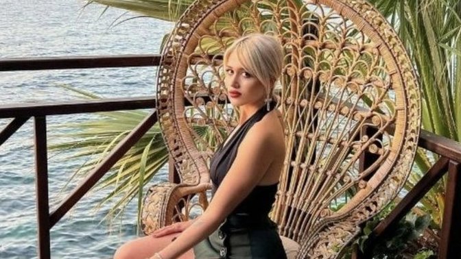 Diyarbakır'ın bir mahallesinde muhtarlık için yarışacak olan Simurg Sarsılmaz, güzelliği ile dikkat çekti. Çok güzel değil mi?