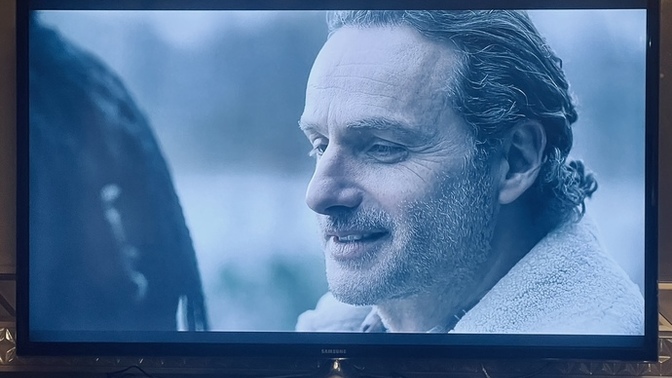 The Walking Dead: The Ones Who Live seyretmeye başladın mı?