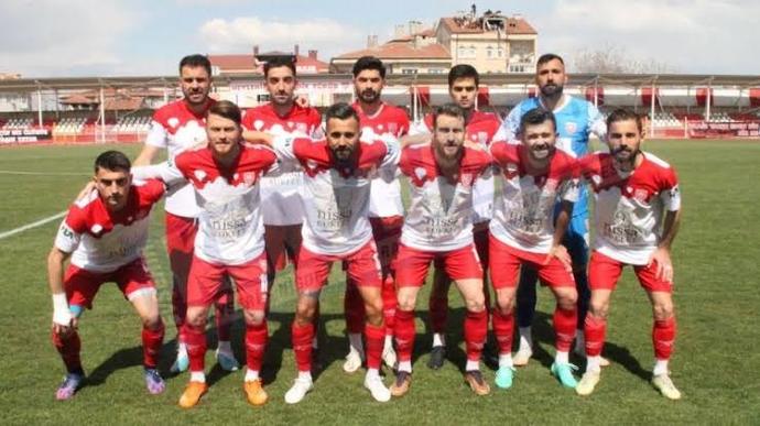 Futbolcudan eş olur mu?