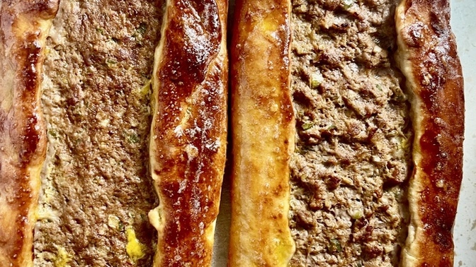 Kıymalı pide yaptım, sever misin? Sen neli pide seversin?