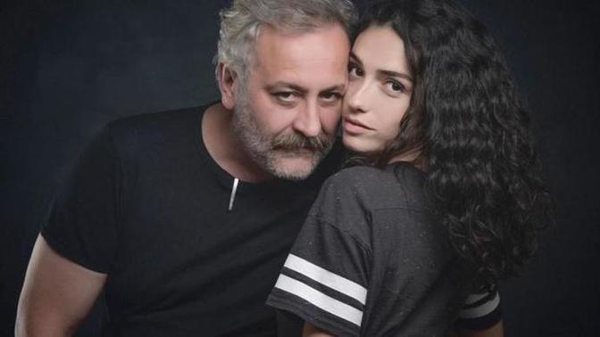 İnsan aşık olduğunu söylemeli mi?