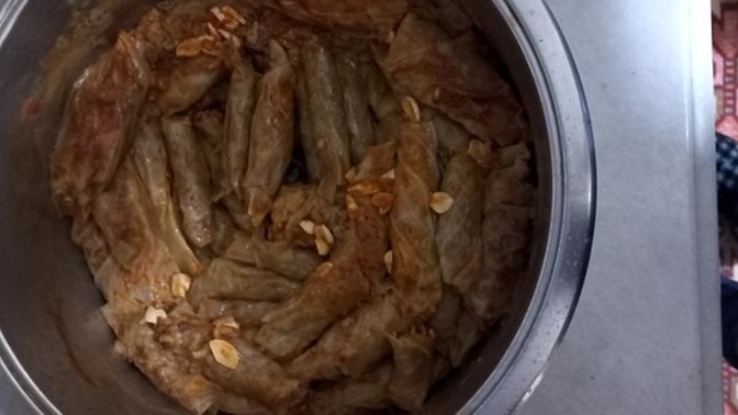 Çok güzel yemekler yaptığım doğrudur, bu günün menüsü lahana sarma. Siz de eşinizin maharetli olmasını ister miydiniz?