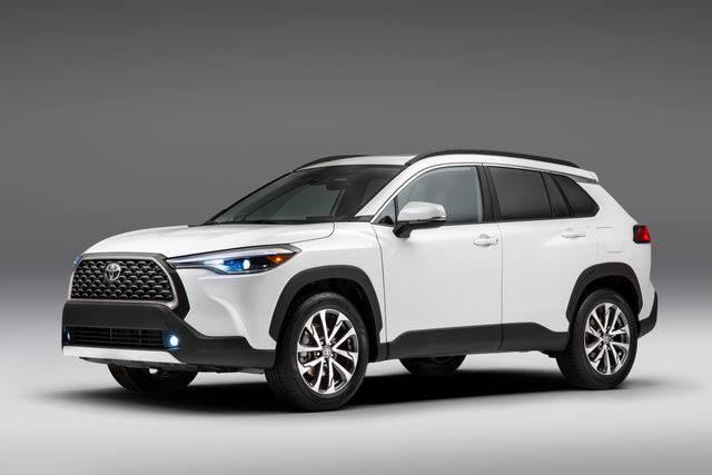Arabaların şehir içi suv diye düşünülen cross modelleri hakkında ne düşünüyorsunuz?