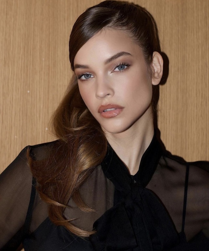 Barbara palvin güzel mi herkes beğeniyor mu?