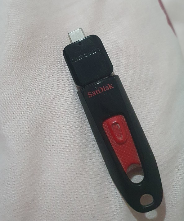 Telefonunuz da Otg Dönüştürücü var mı destekliyor mu ve her telefon da olması gerekli mi sizce?