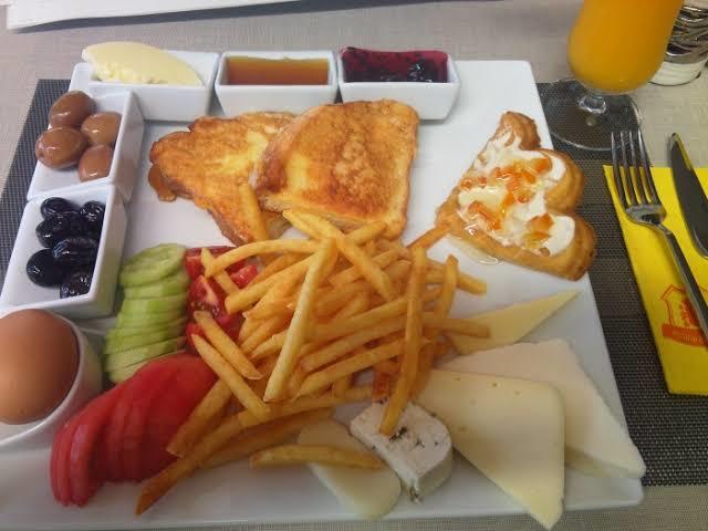 Kahvaltıda patates kızartması yenir mi?