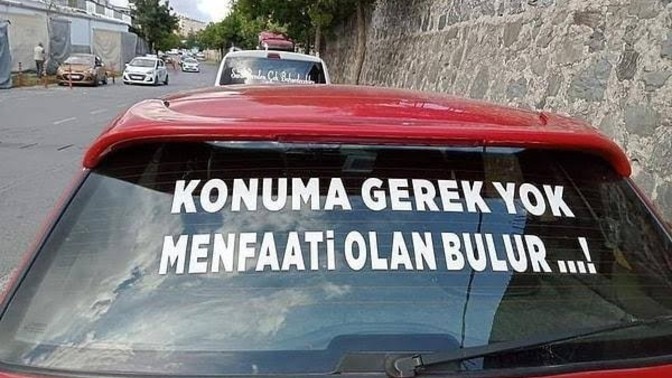 Arabanızın arkasına ne yazdırmak isterdiniz?