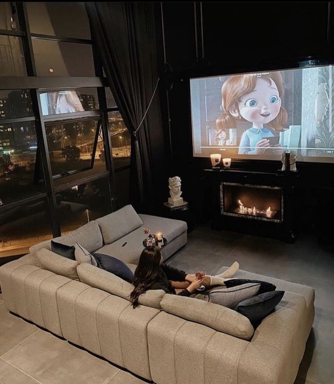 Film en iyi kim ile izlenir, veya tek izlemek daha mı iyidir?