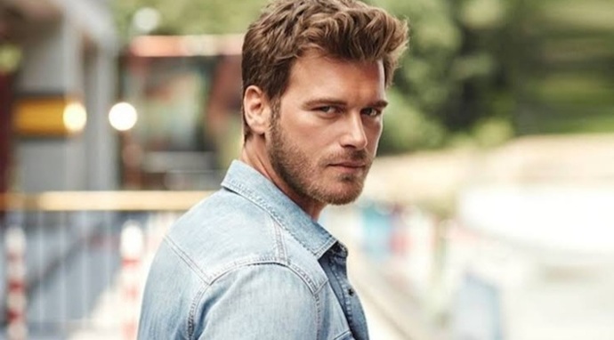 Kıvanç Tatlıtuğ.