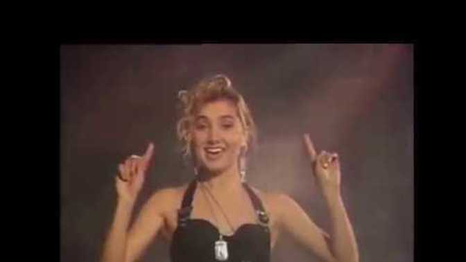 1990 lardan 1999 lardan akılda kalan güzel parçalar paylaşmaya ne dersiniz?