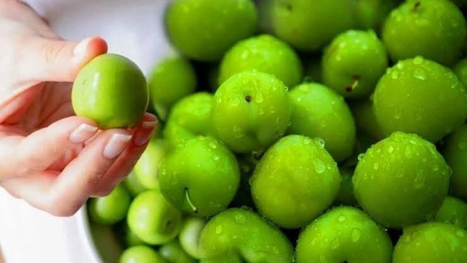 Ekşi erik mi yoksa tatlı erik mi seversiniz?