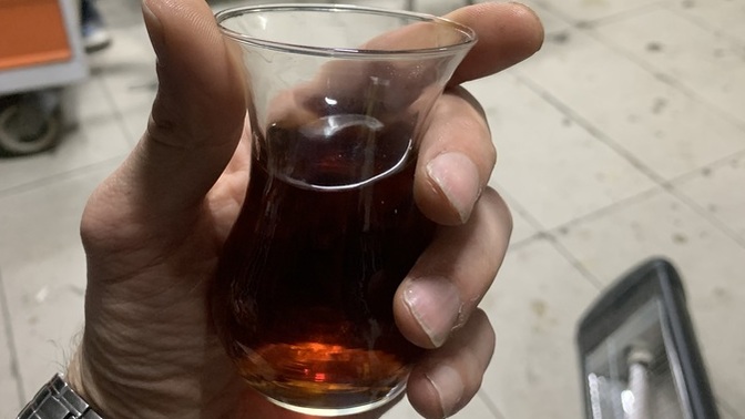 İnce belli bardakta çayın tadı daha mı güzel?