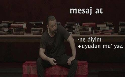 Geceleri uyku tutmadığı zamanlarda birileri ile mesajlaşmayı sever misiniz?