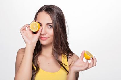 Lekeler icin cilde limon sürüp uyumak?