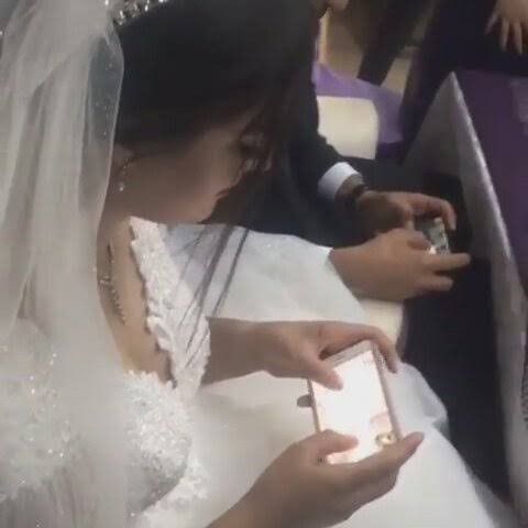 Evlenen oyuncu bir çifte, takı olarak çeşitli oyunlarda yer alan en pahalı ve nadir silahlar, kostümler, itemler takılabilir mi?