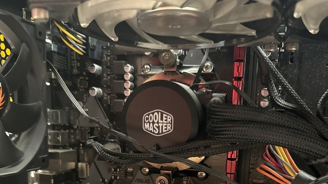 M2 ssd nerede göremedim ama?