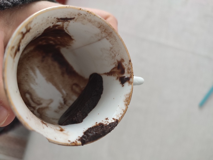 Kahve falı bakmak isteyen var mı?