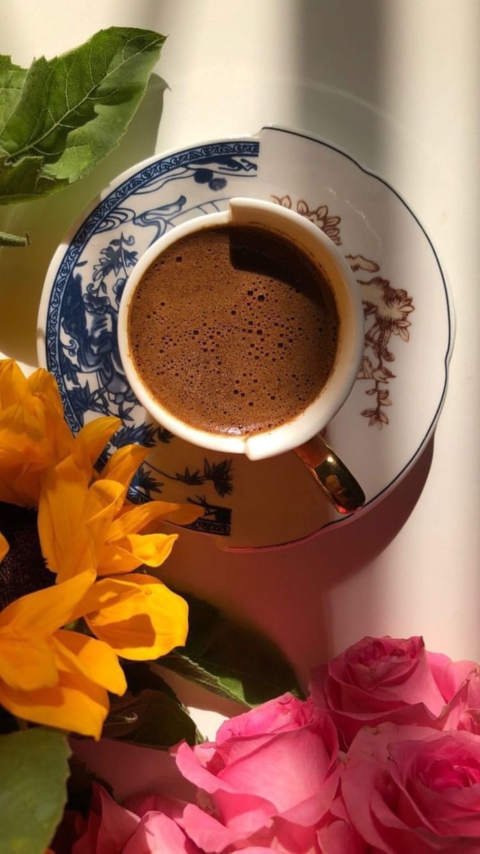 “Çayın kalabalıkla arası iyidir, muhabbeti kuvvetlidir. Oysa kahve, ya yalnızlık ister ya da sevgili..” sözüne katılır mısınız?