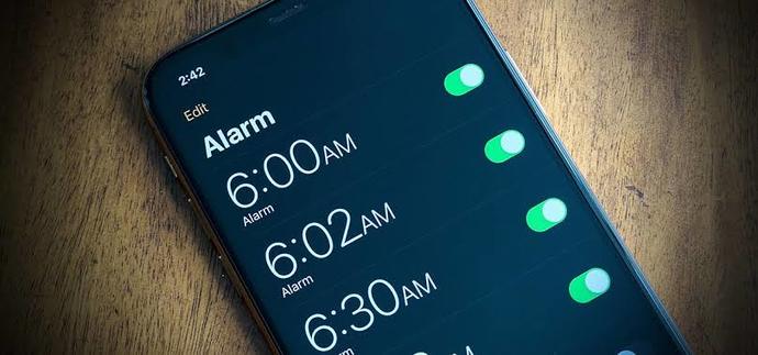 Sabahları kaç tane alarm ile uyanabiliyorsunuz?