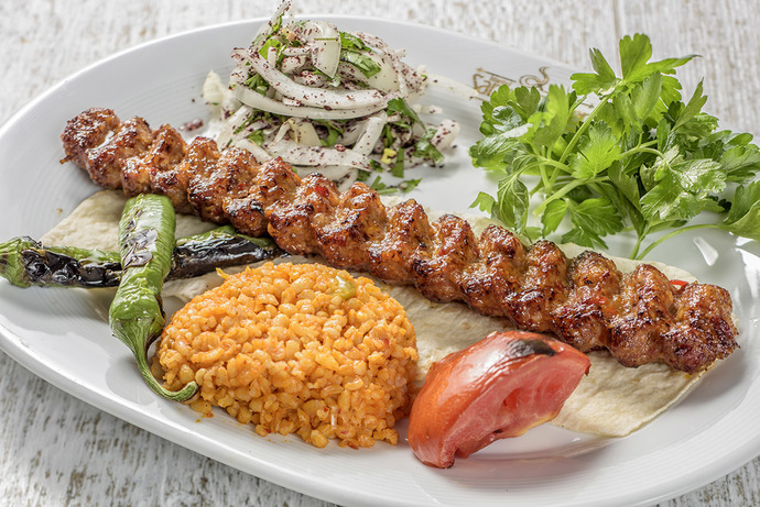 Cağ Kebabı mı Adana kebap mı?