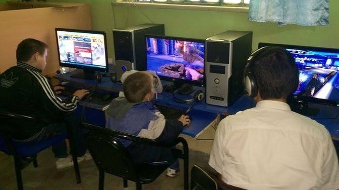 Daha önce hiç arkadaşlarınızla internet kafeye gittiniz mi?