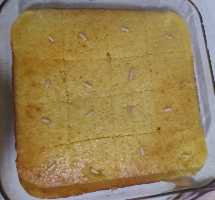 Hayatımda ilk defa revani yaptım. Reva mı bu bana çok güzel oldu tadı 😂😂Sizin en çok sevdiğiniz tatlı ne?