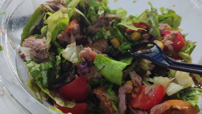 Sürekli salata tüketmek insan bünyesine zarar verir mi?