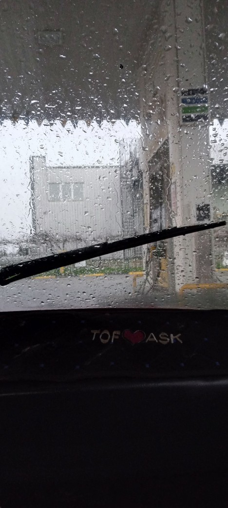 Yağmur yağınca her yer yıkanıyor, peki insanların kalbi nasıl yıkanacak?