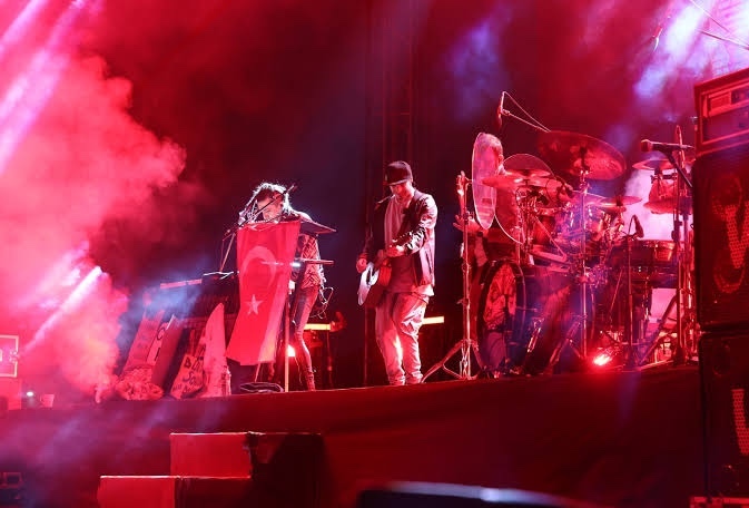 Favori müzik türünüzle yaşadığınız en unutulmaz konser anınız nedir?