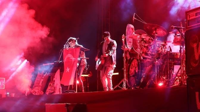 Favori müzik türünüzle yaşadığınız en unutulmaz konser anınız nedir?