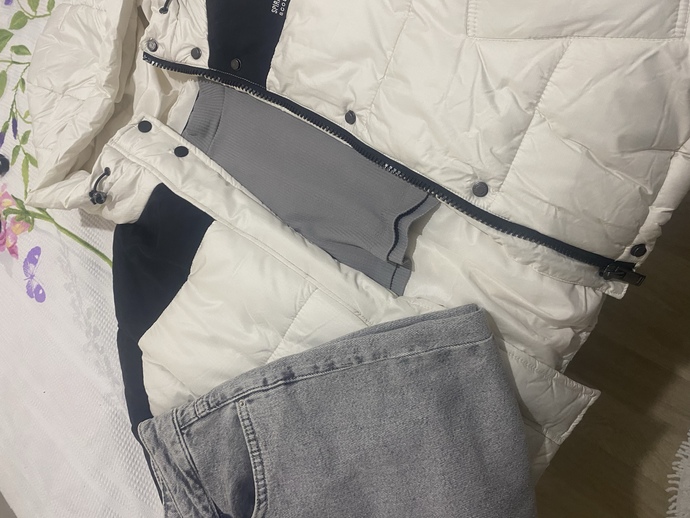 Bu montla içine koyduğum crop ve yanındaki gri jean olur mu?
