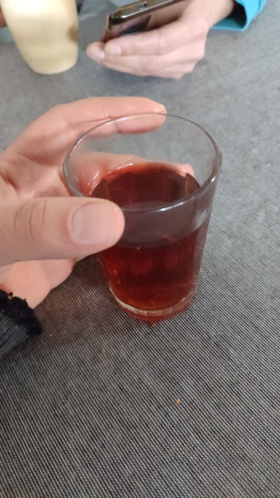Çayı şekerli mi şekersiz mi seversiniz?