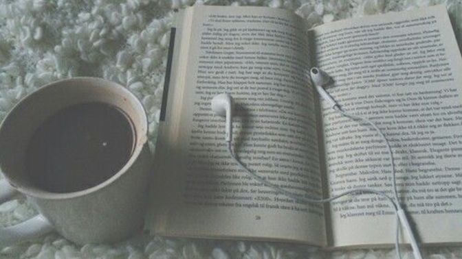 Bir romanın ana karakteri mi olmak isterdin yoksa bir şarkının nakaratı mı?