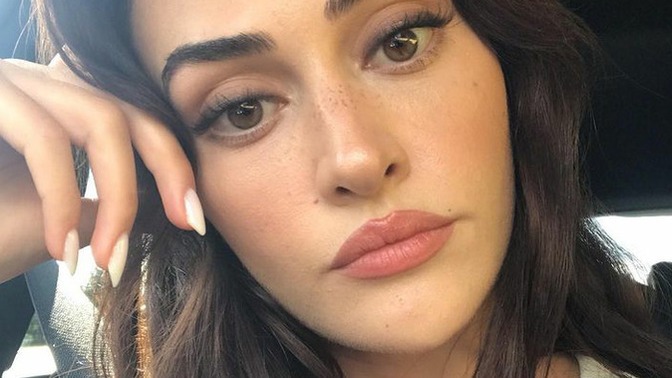 Esra Bilgiç çok güzel kadın değil mi?