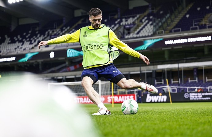 Avrupada Tek Ülke temsilcimizin Olan Fenerbahçenin yarın Union Saint-Gilloise ile maçı var destekliyor musunuz? sonuç ne olur?
