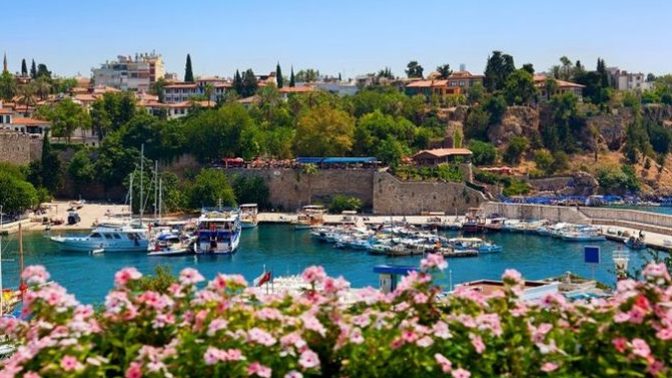 İmkanınız olsa Antalya'da mı, Ankara'da mı yaşardınız?