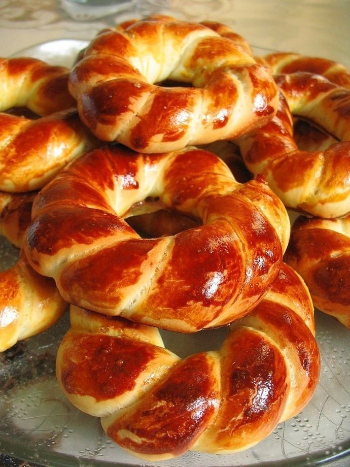 Kahvaltıda simit mi, açma mı?