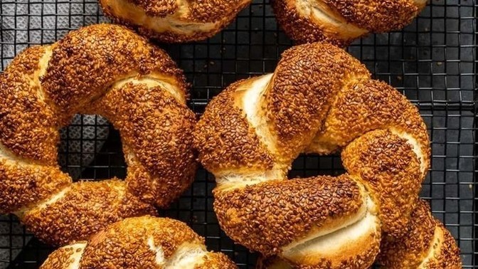 Kahvaltıda simit mi, açma mı?