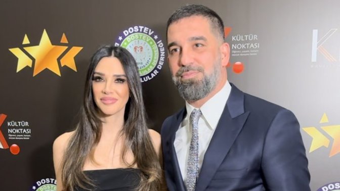 Arda Turan ile Aslıhan Doğan, bir üniversitenin ödül töreninde Yılın Çifti seçildi! Sizin favori çiftiniz kim?