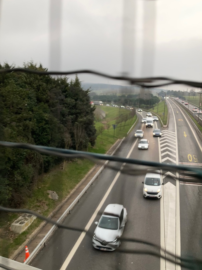İstanbul trafiği çok can sıkıcı değil mi sizce?